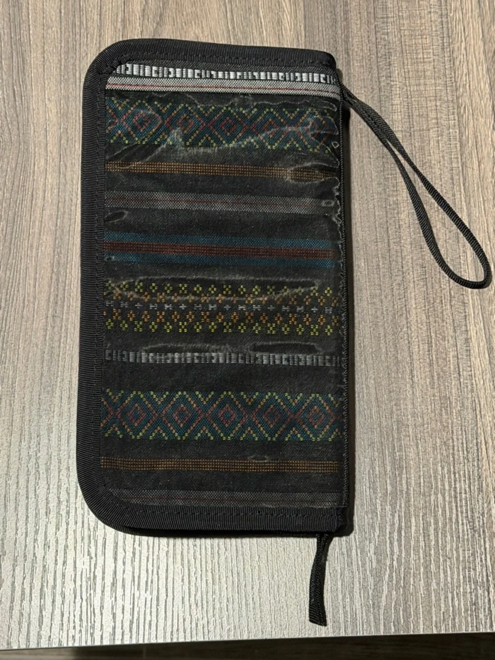 Dakine Black Travel Organizer/Sleeve with Multicolor Aztec Stripes - Picture 2 of 4